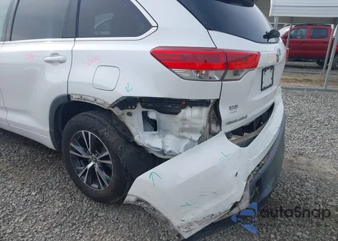 2017 Toyota Highlander Le Plus z USA, uszkodzony, nr VIN 5TDZZRFH7HS199779